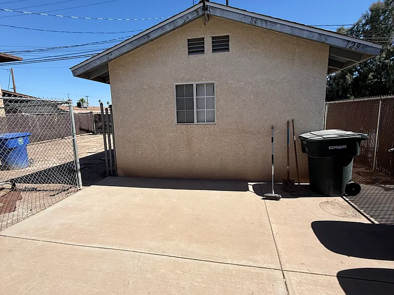 729 El Centro Ave — Photo 1