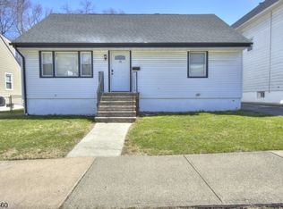 15 John St, Passaic City, NJ 07055