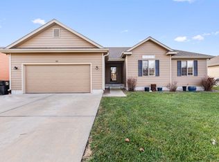 33 Wildcat Cir, Salina, KS 67401