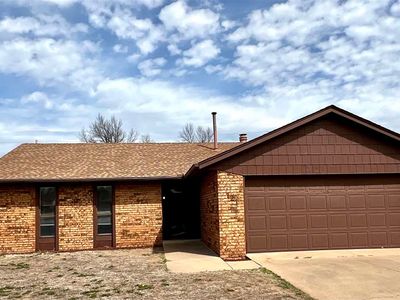 121 E Woodbury Rd, Ponca City, OK, 74601