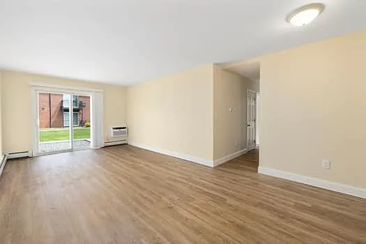 Parkway Cedarhurst Apartments — Photo 34
