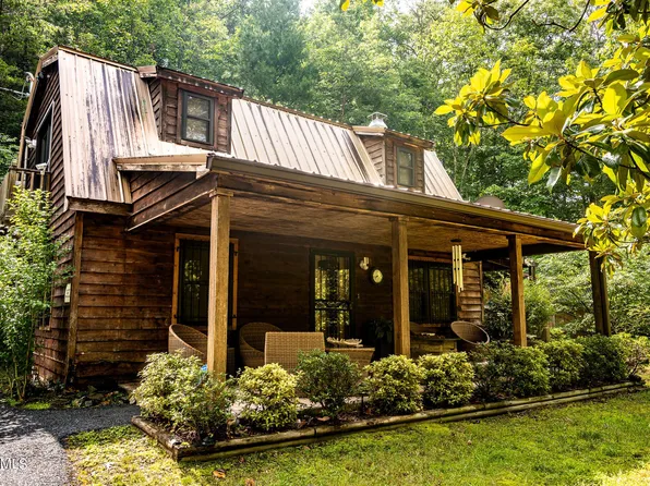 3320 Old Mountain Rd, Sevierville, TN 37876