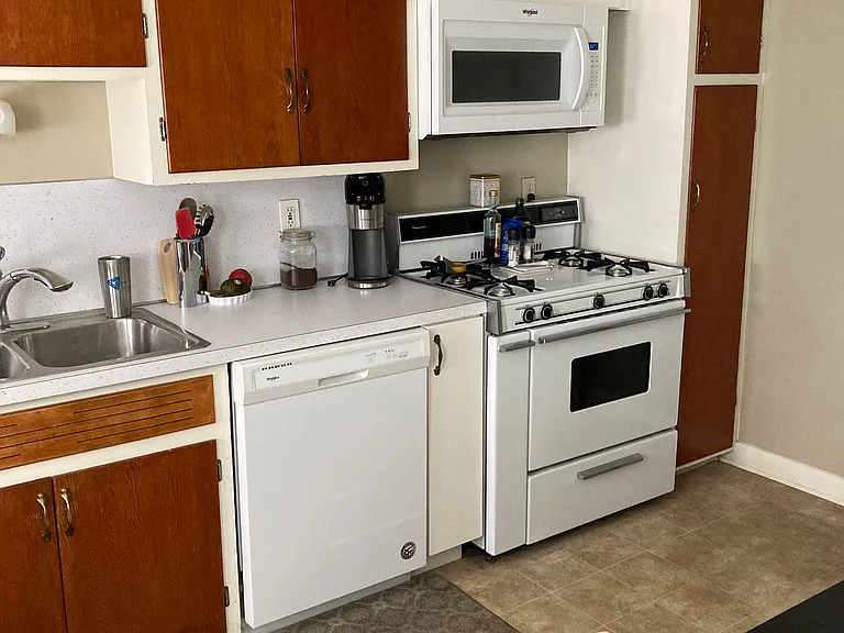 1415 Broadview Ave #C — Photo 25