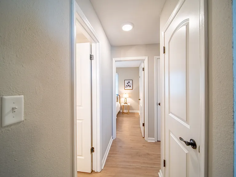 9608 15th Bay St — Photo 5