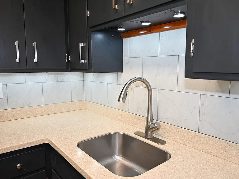 315 Caroline Ave — Photo 45