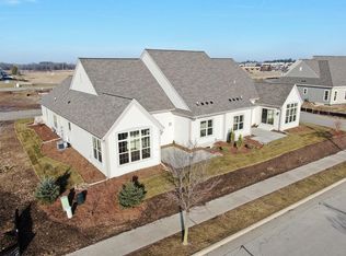 1619 Belmont Ln, Oconomowoc, WI 53066