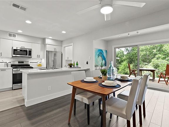 3rd image of 2204 W Park Blvd APT 3104