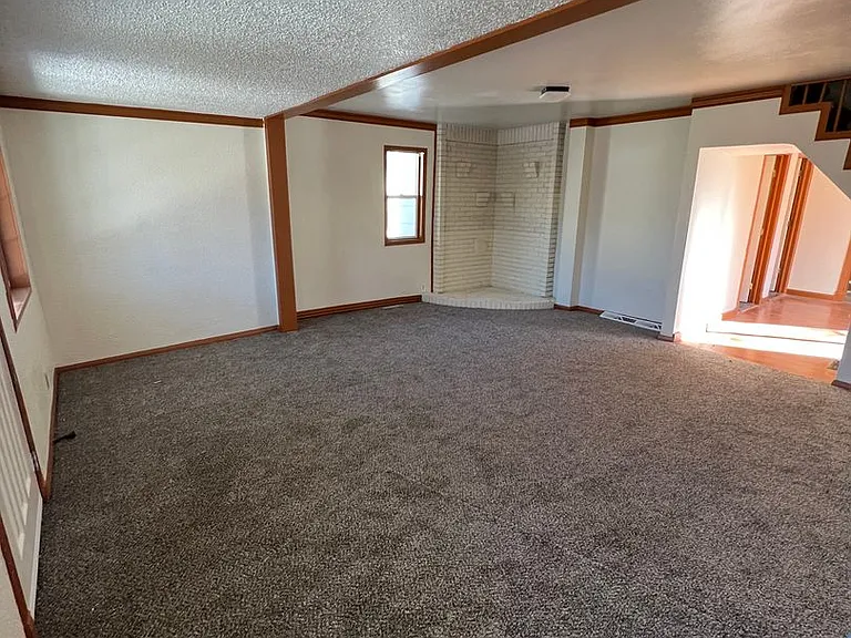 1216 Harrison Ave — Photo 2