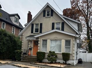 8602 Santiago Street, Hollis, NY