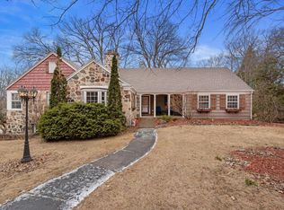 944 W Decorah Rd, West Bend, WI 53095