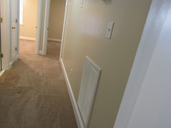 3rd image of 124 Shirley Cir #B