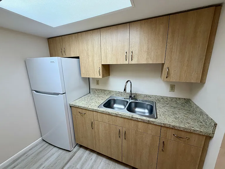 603 SW 35th St #9 — Photo 10
