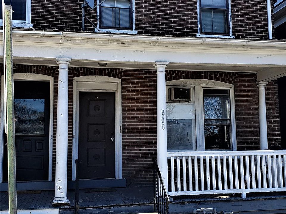 808 Linden Street, 1st Floor Unit, with porch