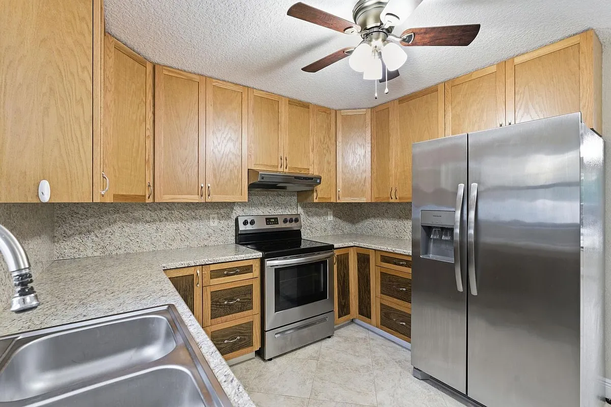 Building Photo - 2545 Conroy Dr