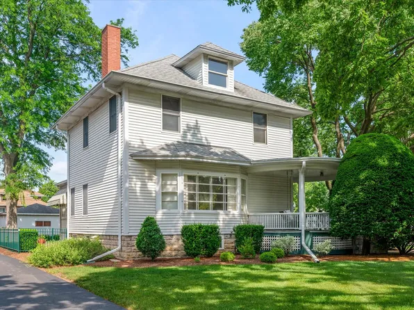 300 W Grantley Ave, Elmhurst, IL 60126
