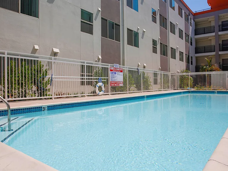 Aura NoHo Luxury Apartments — Photo 30