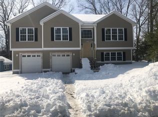 4 1st St, Lincoln, RI 02865