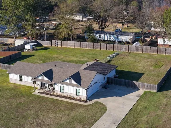 290 Bunker Hill Rd, Hooks, TX 75561