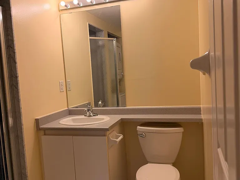 7398 Yonge St #311 — Photo 11