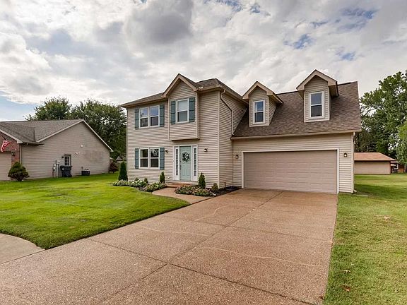 3rd image of 7044 McDaniel Dr