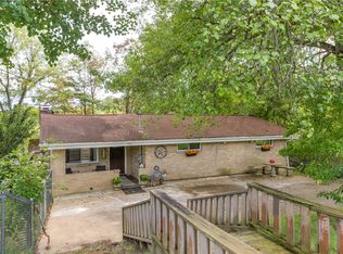 270 McKim Dr, Pittsburgh, PA 15239