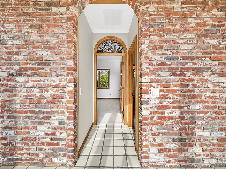 18750 Castle Hill Dr — Photo 19