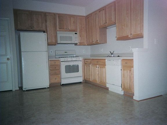 4th image of 8083 Horseshoe Cottage Cir
