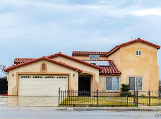 900 Berkshire Rd, Bakersfield, CA 93307