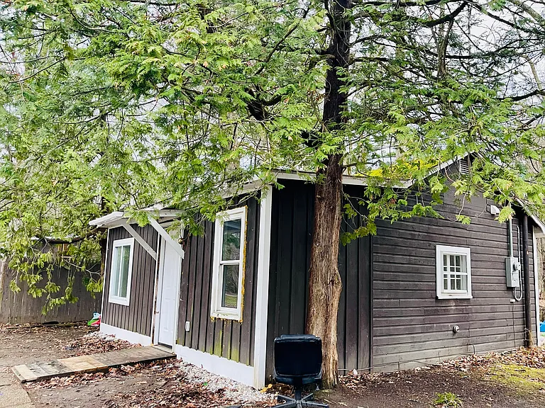 81 Sharrow Cir — Photo 1