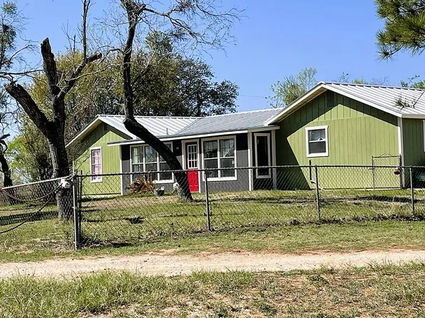 2126 Church Rd, Seguin, TX 78155