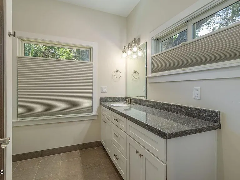 605 W Ojai Ave — Photo 12