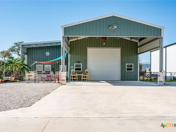 42 Connelly Ln, Port O Connor, TX 77982