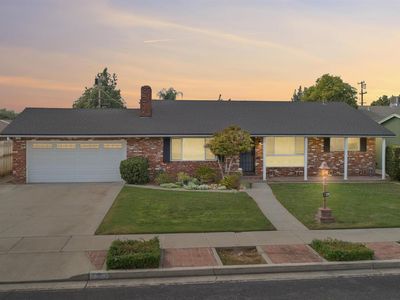 739 N Newton Dr, Dinuba, CA, 93618