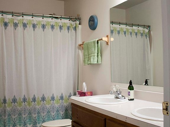 3rd image of 710 Bolling Ave #1