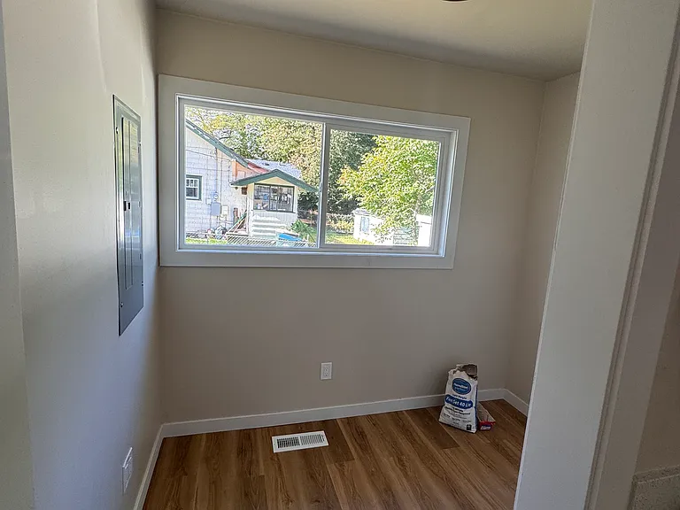 321 W Summa St — Photo 40