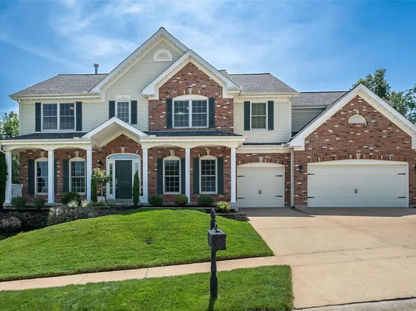 250 Avalon Hills Dr, Fenton, MO 63026