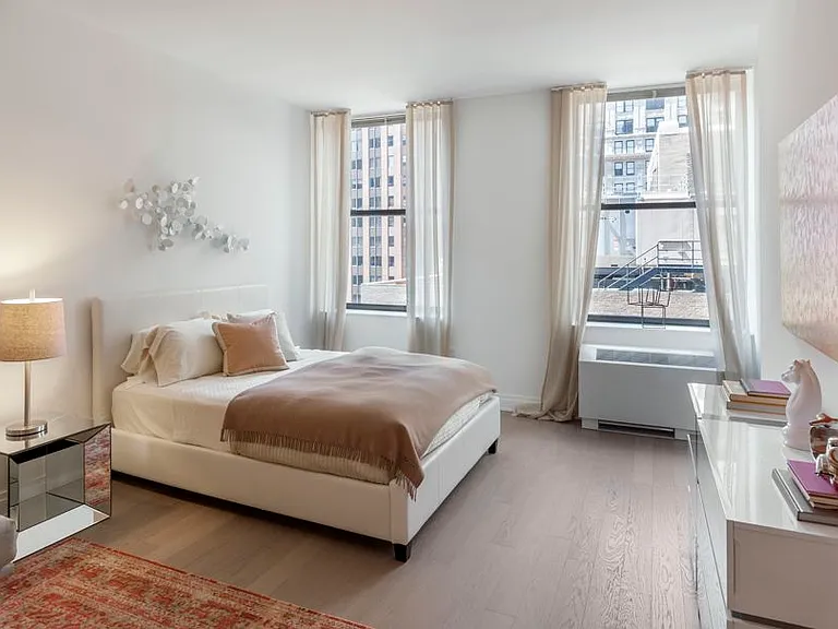 70 Pine St #2203 — Photo 4