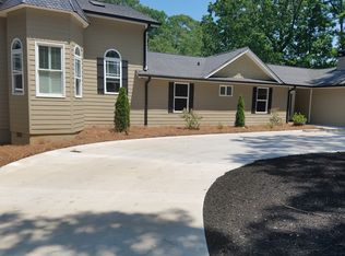 5906 Norton Cir, Flowery Branch, GA 30542