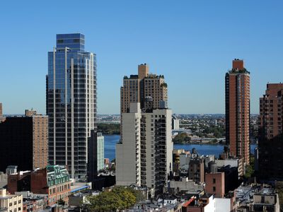 200 E 90th St APT 19F, New York, NY, 10128