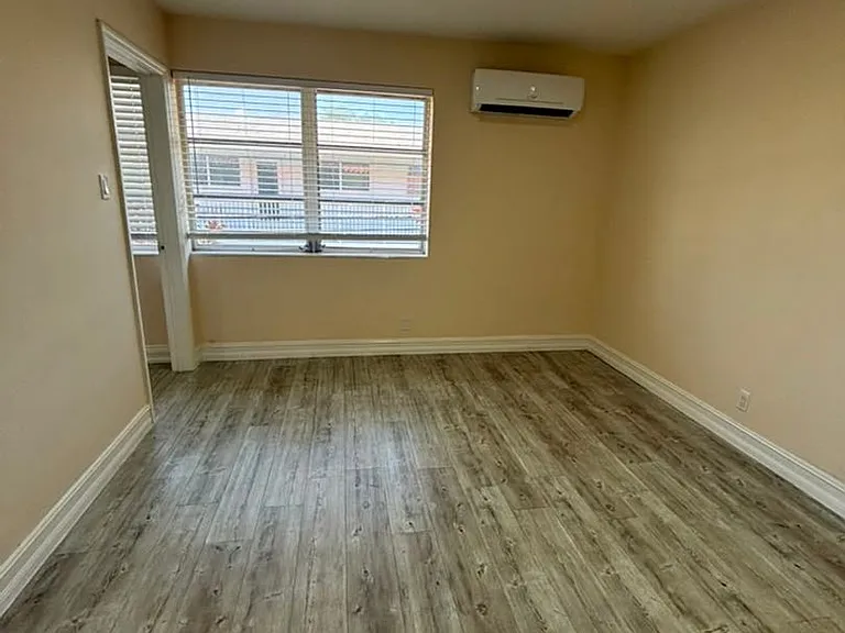 Bellagio Apartments — Photo 61