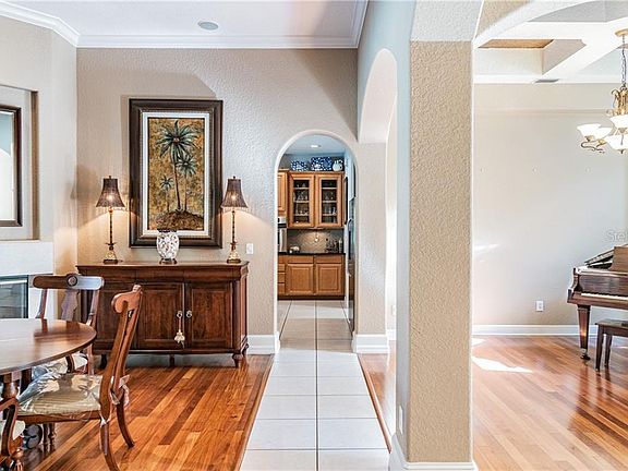 3rd image of 461 Veracliff Ct