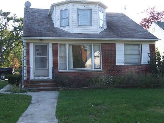 5th image of 164 E 291st St