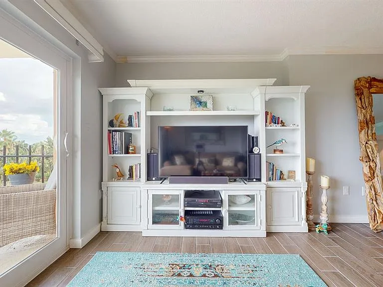 1120 N Shore Dr NE #501 — Photo 21