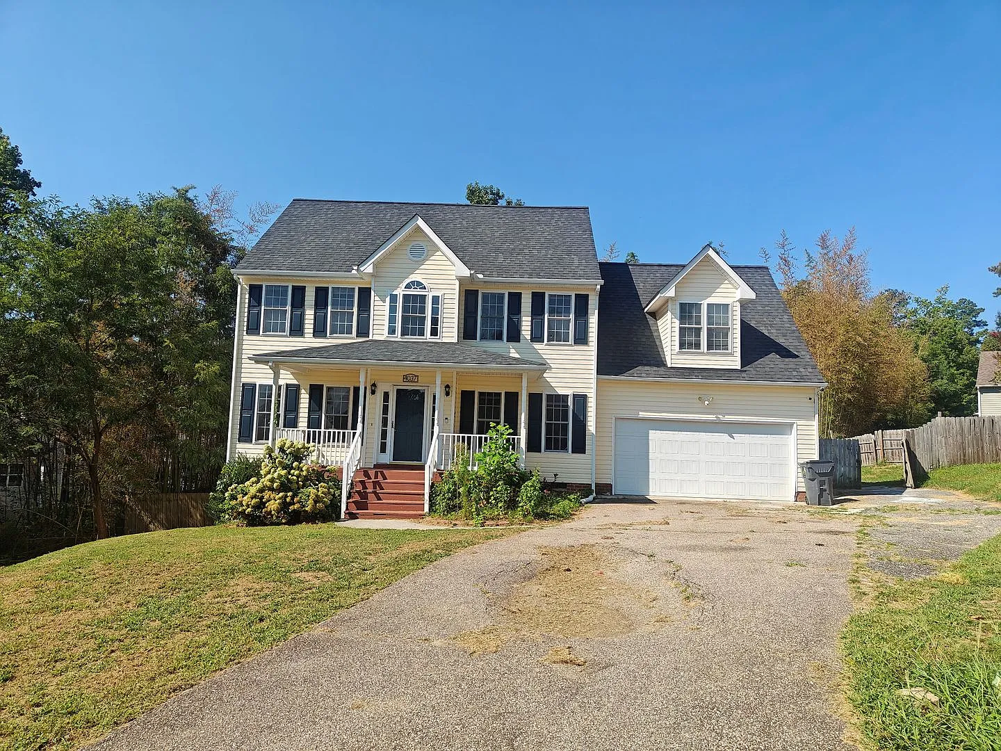 4 bedroom home on Cul-De-Sac — Photo 1