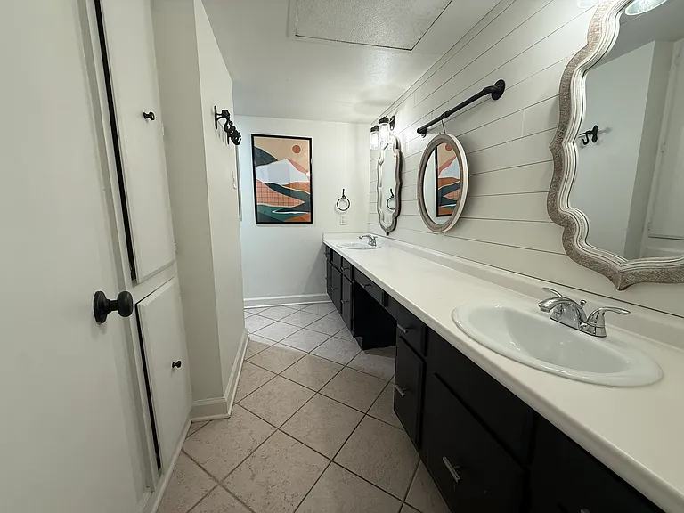 353 N Post Oak Ln #823 — Photo 11