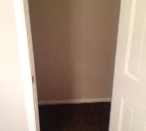 4th image of 710 E Broadway Ave