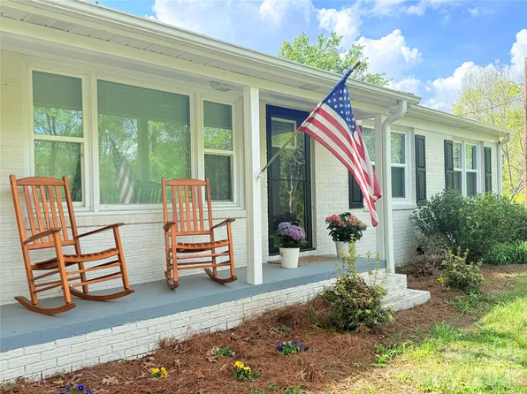 1143 Potter Rd, Lancaster, SC 29720