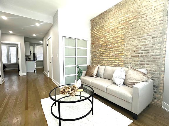 3rd image of 3834 N Wilton Ave APT 1