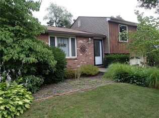 113 Magnolia Dr, Beaver, PA 15009