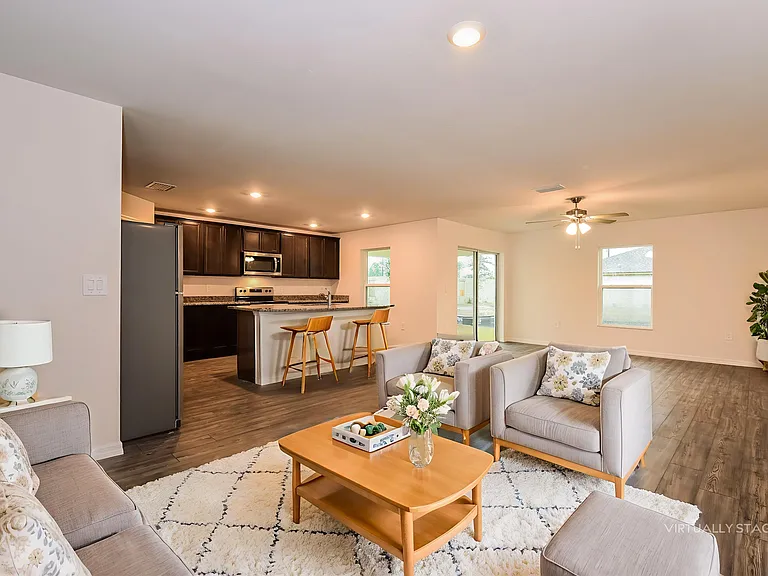 883 Youngreen Dr — Photo 2